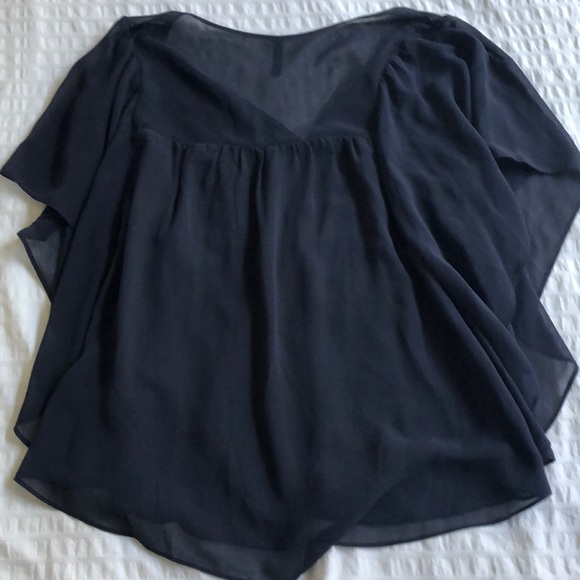 Flowy chiffon flutter blouse - Picture 2 of 2